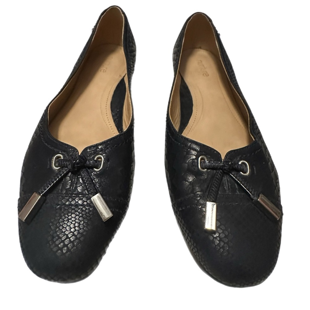 Nurture blue shoes‎